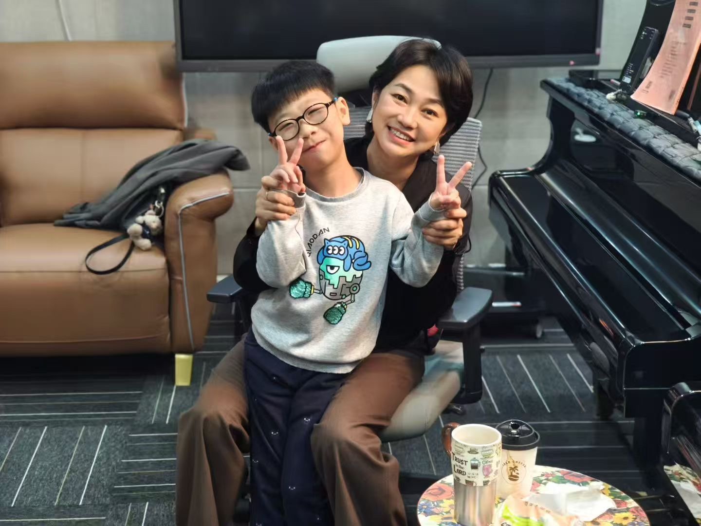 A 6-Year-Old Takes an 8-Hour Weekly High-Speed Train Journey for a Single Piano Lesson